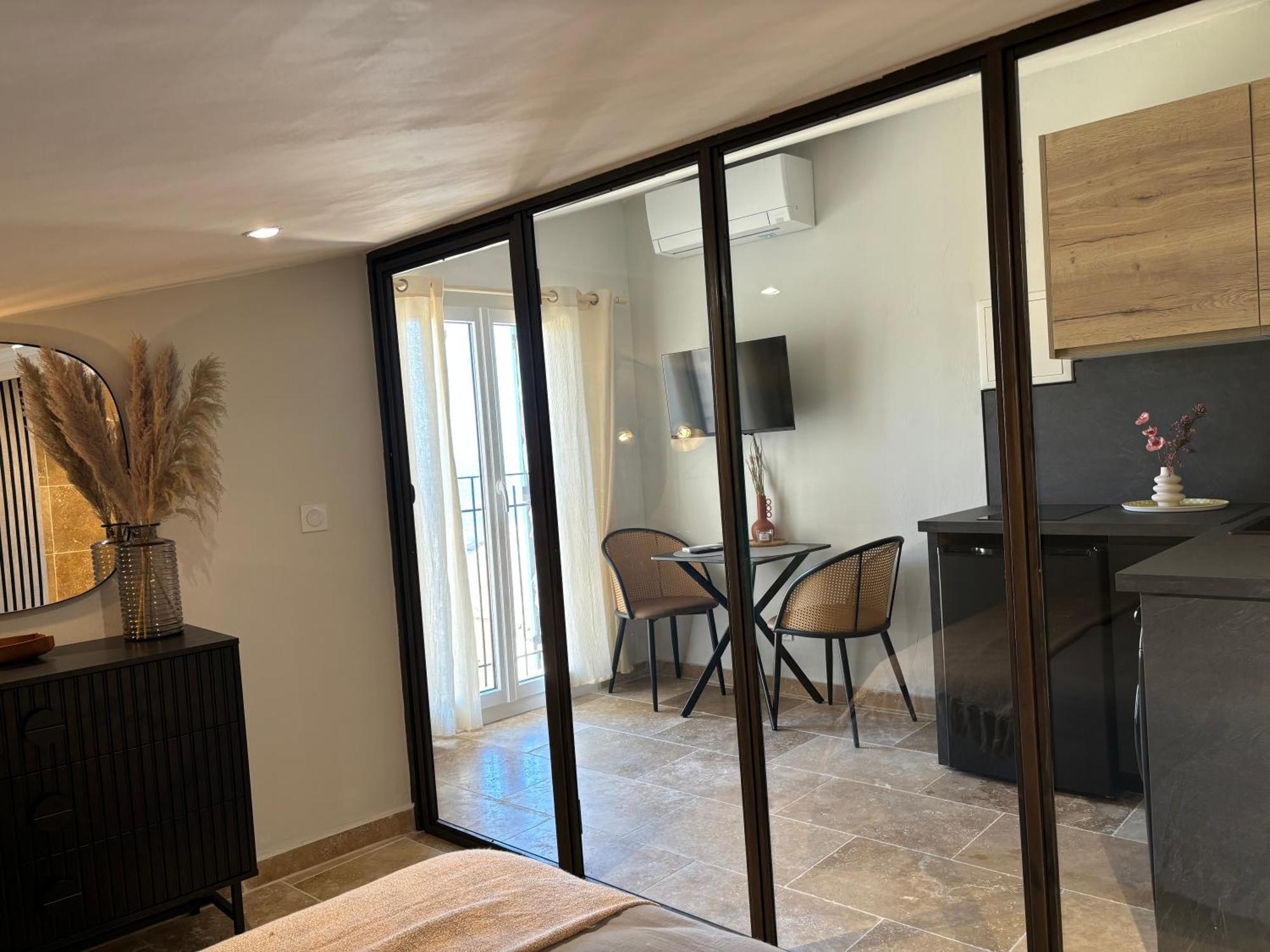 Apartmán La Pablita, Vieil Antibes, Remparts Pokoj fotografie